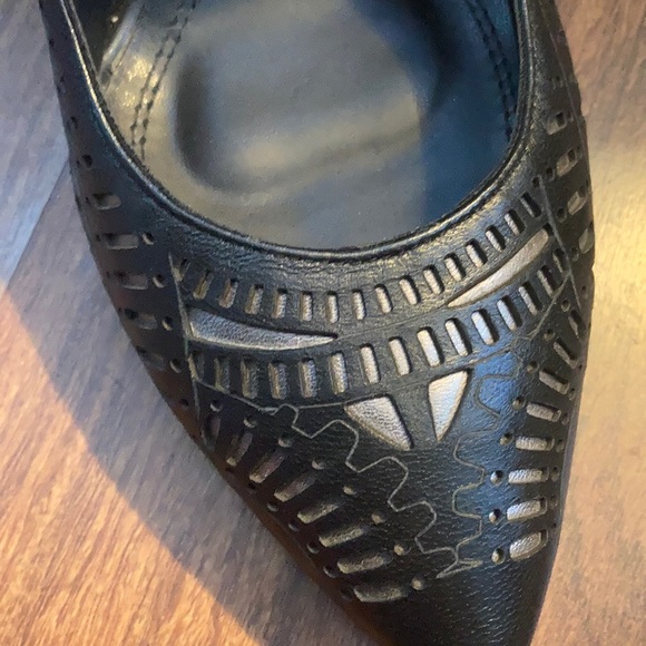 Shoes - Picture 3 of 5